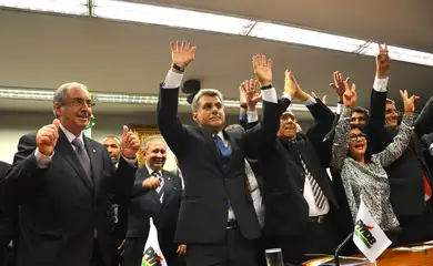 Brasília - Em reunião na Câmara dos Deputados, o Diretório Nacional do PMDB deixou a base aliada do governo da presidenta Dilma Rousseff (Fabio Rodrigues Pozzebom/Agência Brasil)