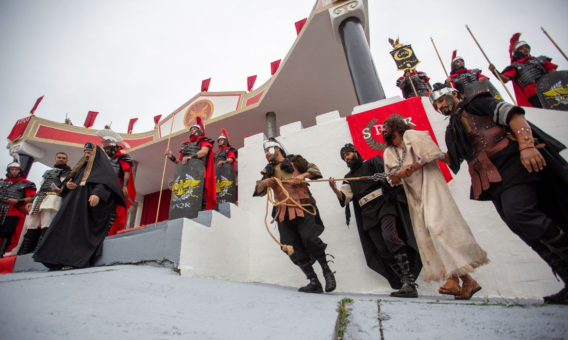 So esperados 150 mil fiis para Via Sacra no Morro da Capelinha (DF)
