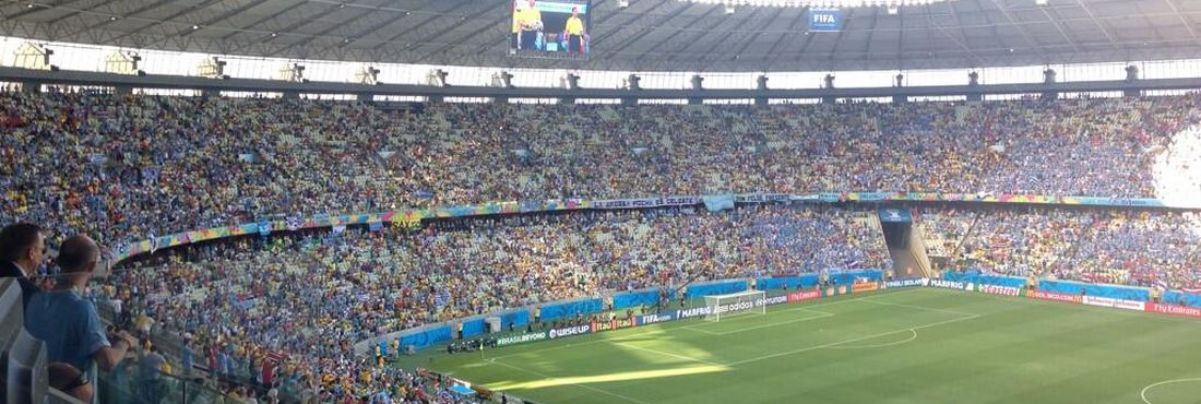 Estádio Castelão lotado no dia do jogo do Uruguai e Costa Rica