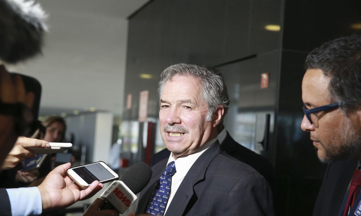 O ministro das Relações Exteriores e Culto da República Argentina, Felipe Solá, fala à imprensa no Palácio do Planalto