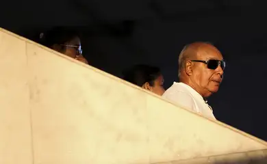 Idosos na região central de Brasília.