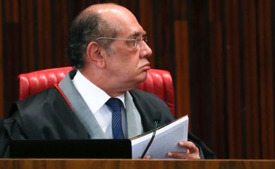Brasília - O presidente do TSE, ministro Gilmar Mendes, na retomada do julgamento da ação em que o PSDB pede a cassação da chapa Dilma-Temer(José Cruz/Agência Brasil)