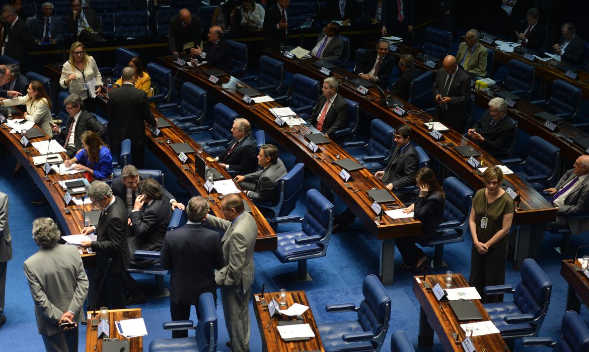 O Plenário do Senado aprovou nesta quarta-feira (2) o texto base do projeto de reforma política (Fabio Rodrigues Pozzebom/Agência Brasil)