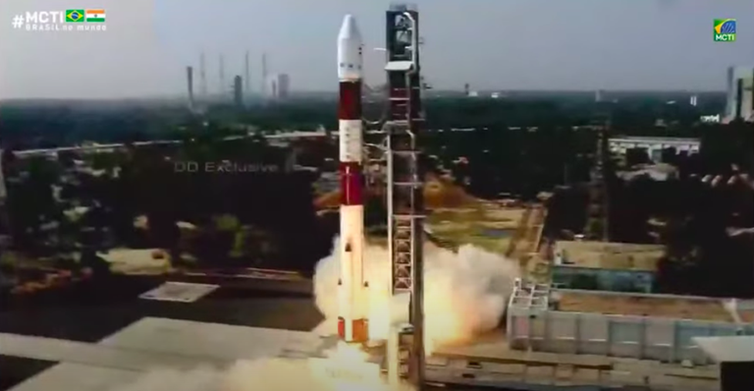 O satélite foi lançado no Centro de Lançamento Satish Dhawan Space Centre, em Sriharikota, na Índia.