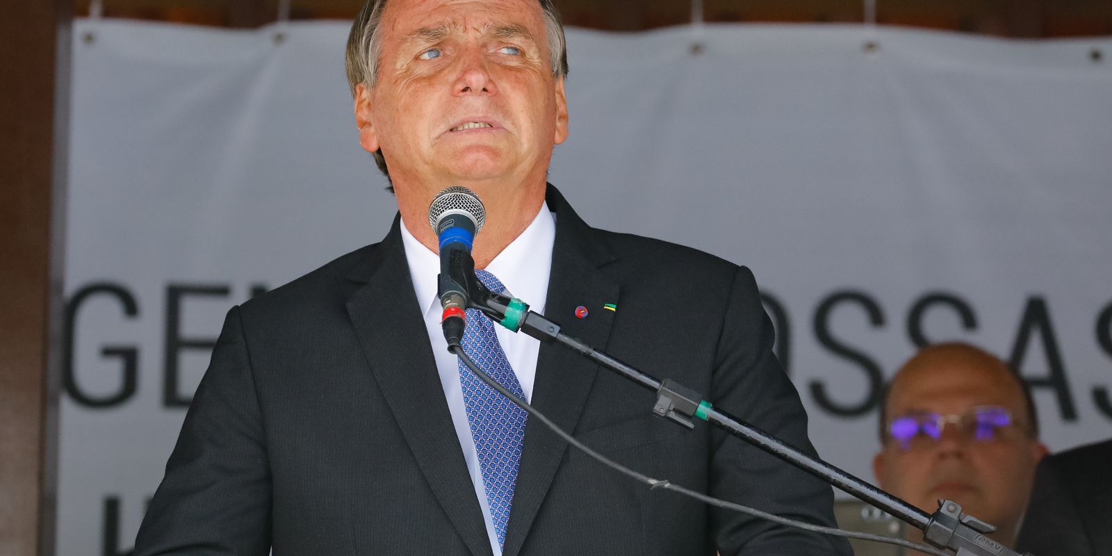 Presidente pede que supermercados reduzam lucros sobre alimentos