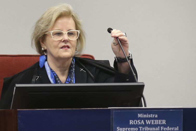 A ministra Rosa Weber durante audiência pública no Supremo Tribunal Federal sobre descriminalização do aborto.
