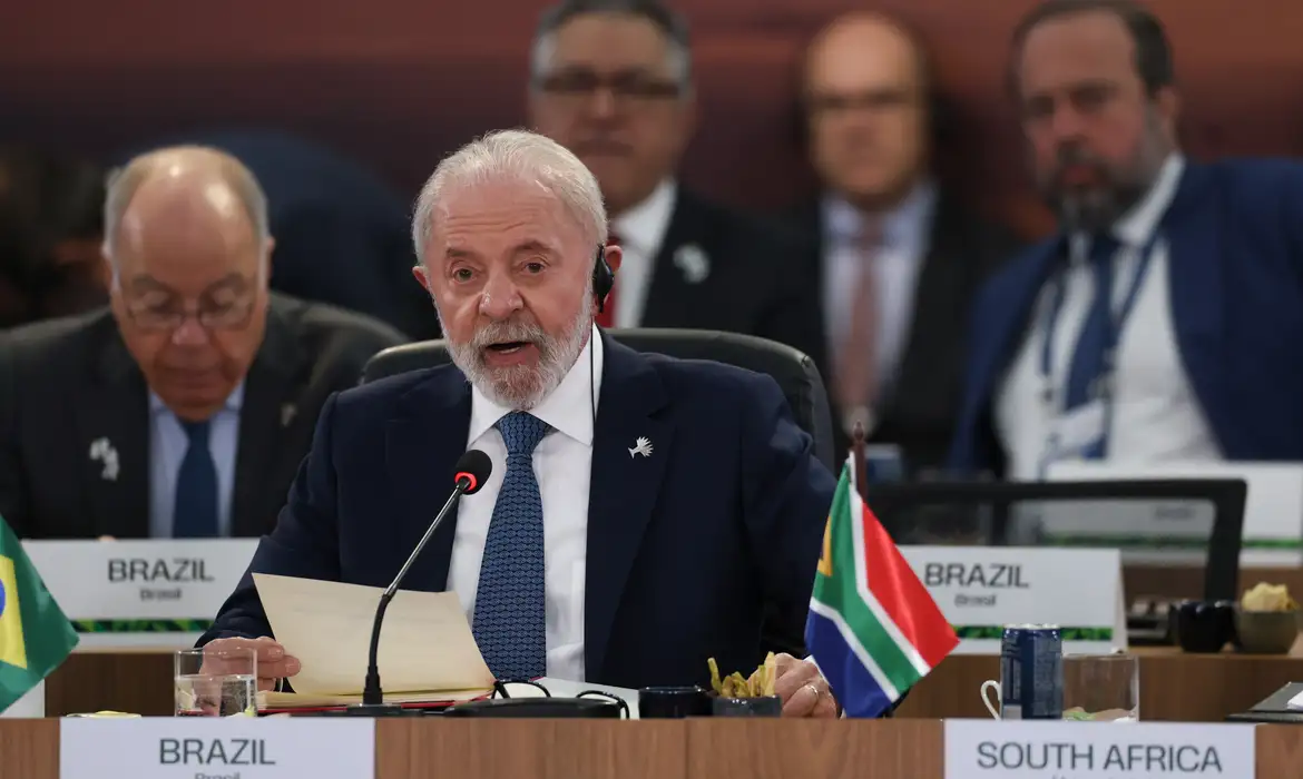 Rio de Janeiro (RJ), 07/07/2025 - O presidente do Brasil, Luiz Inácio Lula da Silva durante abertura da plenária Meio ambiente, COP 30 e saúde global, no BRICS, no Museu da Arte Moderna do Rio de Janeiro (MAM-RJ). Foto: Tomaz Silva/Agência Brasil