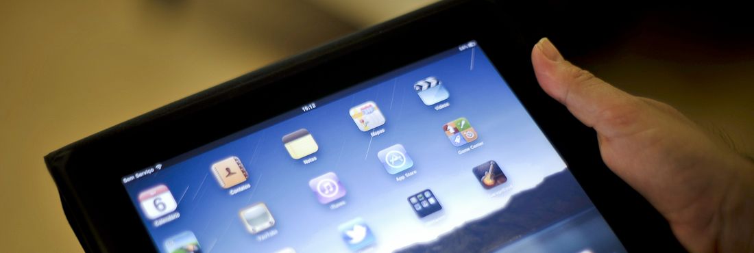 Tablet Os internautas da classe C são responsáveis por 56% de acessos no Facebook e 55% no Twitter