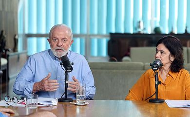 Brasília (DF), 12.12.2023 - Presidente Lula, acompanhado da Ministra da Saúde, Nísia Trindade, é entrevistado pelo jornalista Marcos Uchoa para o programa Conversa com o Presidente, no Palácio do Alvorada. Imagem: Canal Gov
