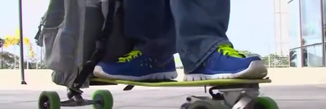 Empresa de tecnologia desenvolve mochila que se transforma em skate