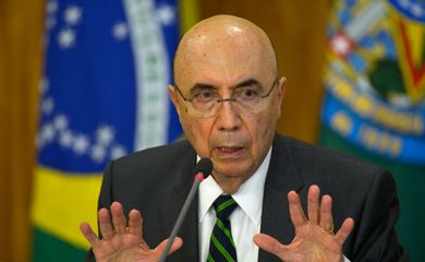 Brasília - O ministro da Fazenda, Henrique Meirelles, anuncia medidas para reduzir gastos públicos  (José Cruz/Agência Brasil)