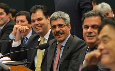 O deputado Luiz Sérgio (PT-RJ) foi eleito relator Comissão Parlamentar de Inquérito (CPI) destinada a investigar a prática de atos ilícitos na Petrobras, em reunião de instalação da comissão (Antonio Cruz/Agência Brasil)