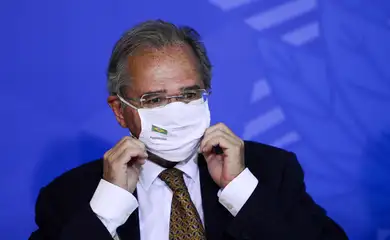 O ministro da Economia, Paulo Guedes, durante cerimônia de sanção do projeto de lei (PL 1.095/2019) que aumenta pena para crimes de maus-tratos a animais.