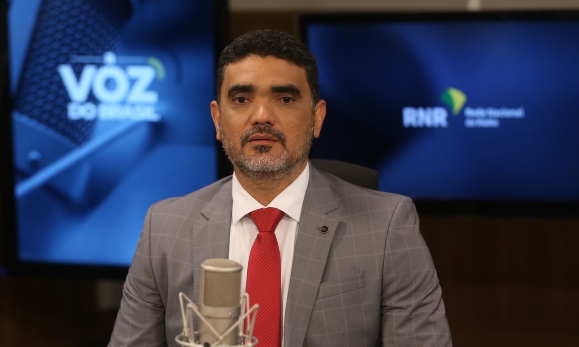 O presidente do Instituto de Pesquisa Econômica Aplicada (Ipea), Erik Figueiredo, é o entrevistado no programa A Voz do Brasil.