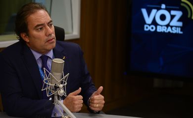 O presidente da Caixa, Pedro Guimarães, é entrevistado no programa A Voz do Brasil.