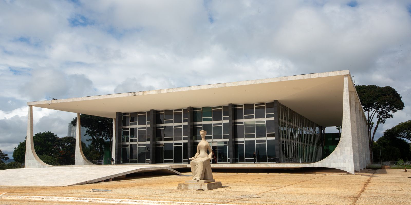Ministro do STF muda voto e desfaz maioria contrária à revista íntima 1 Ministro do STF muda voto e desfaz maioria contrária à revista íntima