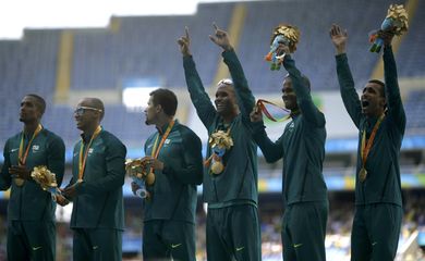 Brasil ganha ouro no revezamento 4x100 para atletas com deficiência visual