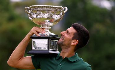 Novak Djokovic, troféu, Aberto da Austrália