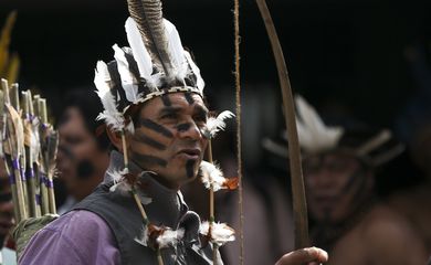 Brasília - Índios fazem protesto contra a Comissão Parlamentar de Inquérito da Funai e Incra 2, na Câmara dos Deputados (Marcelo Camargo/Agência Brasil)