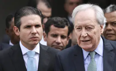 Brasília (DF), 08/04/2025 - O presidente da Câmara dos Deputados, Hugo Motta, e o ministro da Justiça e Segurança Pública, Ricardo Lewandowski, durante pronunciamento após apresentação da nova versão  da proposta de emenda à Constituição (PEC) da Segurança Pública. Foto: Marcelo Camargo/Agência Brasil