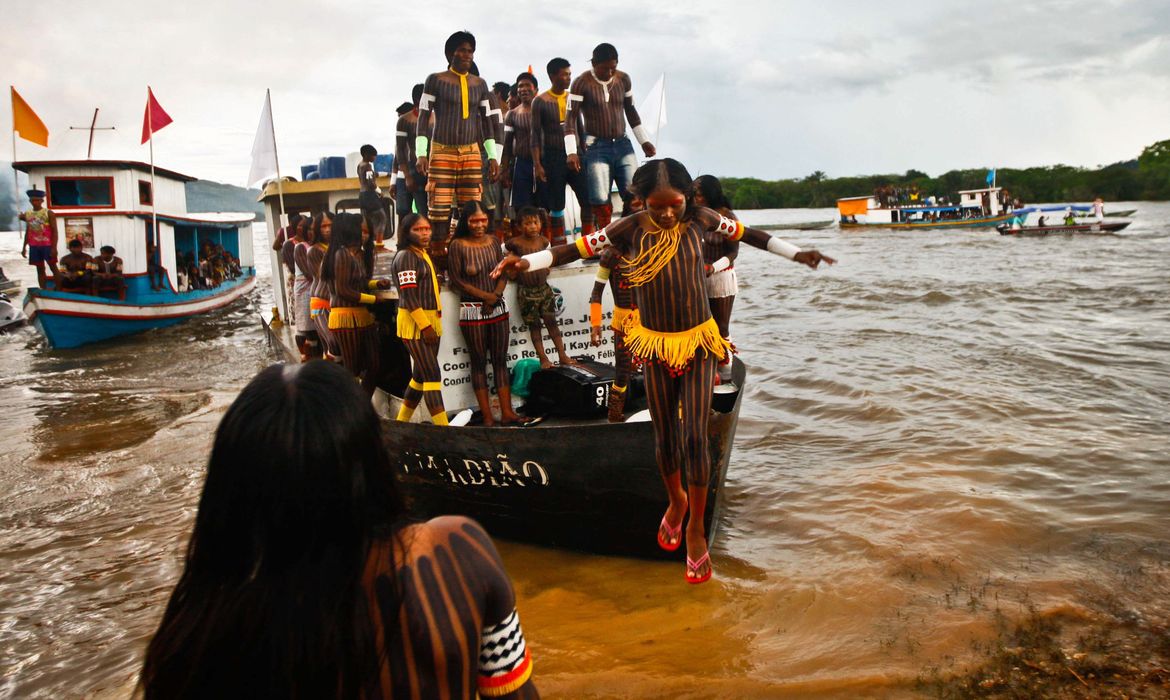 São Félix do Xingu (PA) - Cerca de 4 mil índios participam da Semana dos Povos Indígenas. O evento começou no sábado (15) e vai até quarta-feira (19), quando é celebrado o Dia do Índio (Thiago Gomes/Agência Pará)