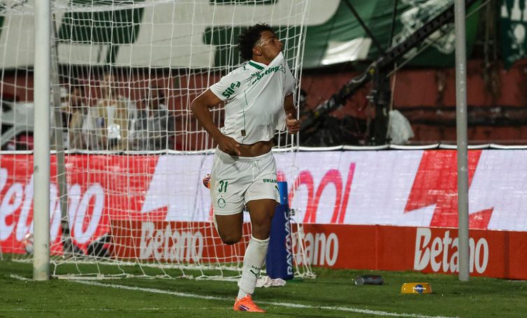 10/01/2026 - São Paulo - A primeira rodada do Campeonato Paulista já reservou um clássico entre as colônias lusitana e italiana de São Paulo para a noite de sábado. Melhor para o Palmeiras, que venceu a Portuguesa por 1 a 0 no Canindé. Foto: Fabio Menotti/Palmeiras/by Canon