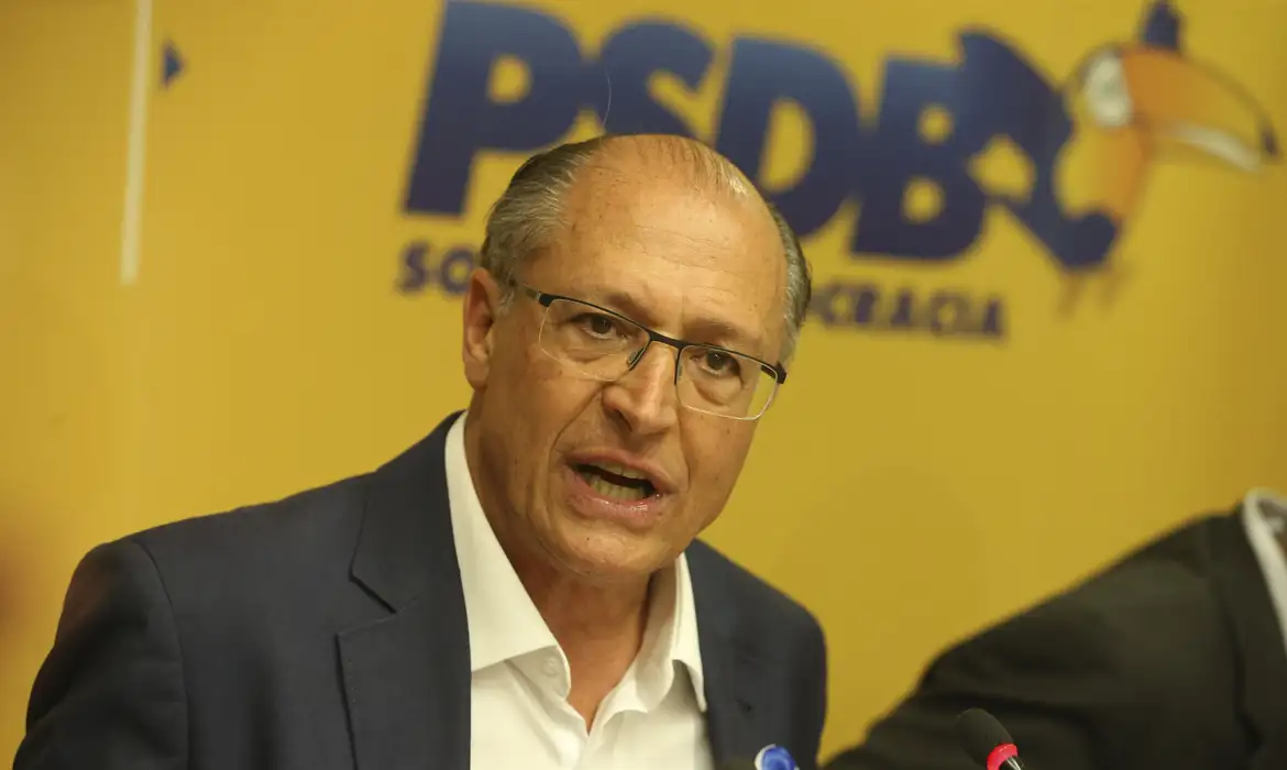 Geraldo Alckmin participa de reunião da Executiva Nacional do PSDB, para avaliação do resultado das eleições e definição da posição partidária frente ao segundo turno na eleição presidencial e nos estados.