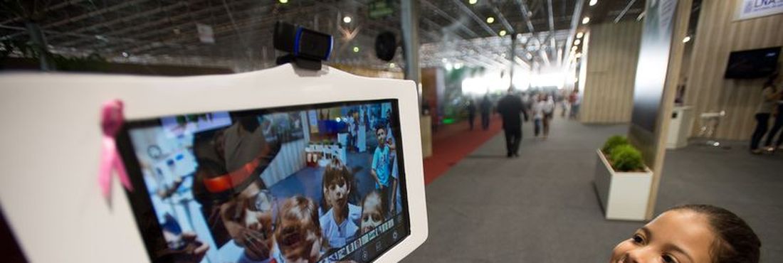 O robô de telepresença R1T1, primeiro da América Latina, chama atenção no Pavilhão de Exposição da 11ª Semana Nacional de Ciência e Tecnologia, em Brasília