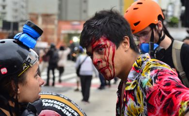 São Paulo - A manifestação contra o aumento das tarifas do transporte público coletivo de São Paulo foi dispersada pela Polícia Militar (PM) mesmo antes de começar a se deslocar em passeata (Rovena Rosa/Agência Brasil)