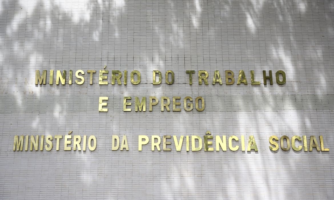 Brasília (DF), 10/04/2023 - Fachada do ministério do Trabalho e Emprego e do ministério da Previdência Social.