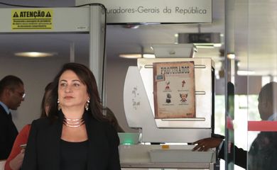 Brasília - Senadora Kátia Abreu, relatora da Comissão Especial do Extrateto, fala à imprensa após reunião com o procurador-geral da República, Rodrigo Janot (José Cruz /Agência Brasil)