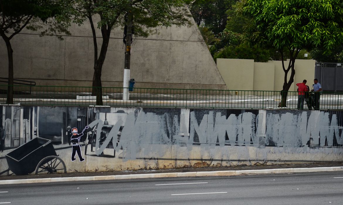 São Paulo - Mural do grafiteiro Eduardo Kobra, na Avenida 23 de Maio (Rovena Rosa/Agência Brasil)