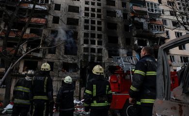 Ucrânia prédio bombardeado em Kiev