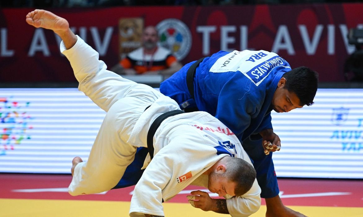 Tel Aviv (ISR) - O judoca, Leonardo Gonçalves ganhou uma da medalha de bronze no Grand Slam de Tel Aviv, a equipe brasileiro encerra Grand Slam com cinco bronzes. Foto: Divulgaçāo