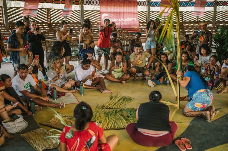 Projeto Creators Academy em terra indígena no Acre. Foto: Edgar Azevedo