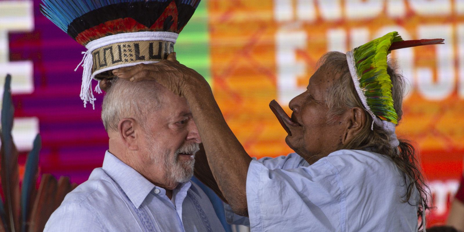Lula assina demarcação de seis terras indígenas