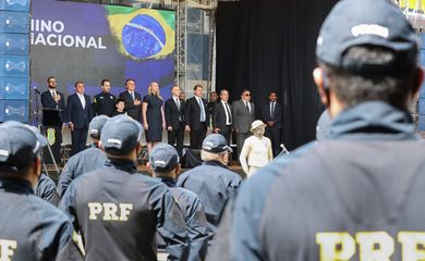 O presidente da República,Jair Bolsonaro, participa da cerimônia de formatura do curso de formação da Polícia Rodoviária Federal (PRF) 2020 em Florianópolis