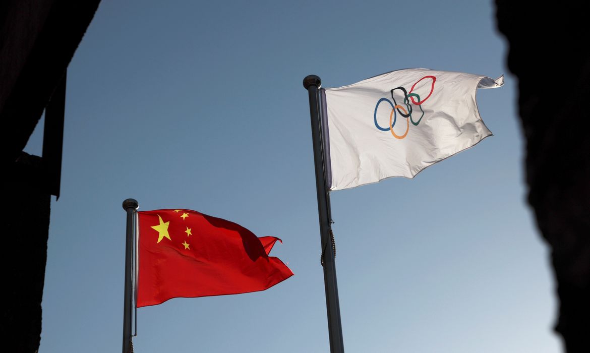 Bandeiras da China e Olimpíada em Pequim - Jogos de Inverno - bandeira - anéis olímpicos
