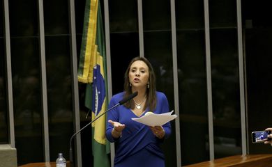 Brasília - Deputada Renata Abreu (PTN/SP) durante discussão do processo de impeachment de Dilma, no plenário da Câmara (Wilson Dias/Agência Brasil)