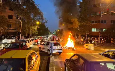 Protesto em Teerã
 19/9/2022    WANA (West Asia News Agency) via REUTERS