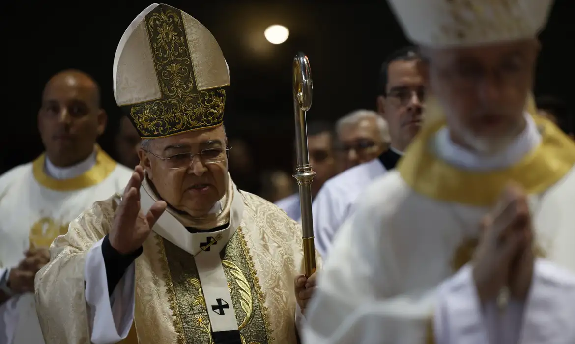 Rio de Janeiro (RJ), 21/04/2025 – O arcebispo do Rio de Janeiro, Cardeal Dom Orani João Tempesta, celebra missa em sufrágio do Papa Francisco na Catedral Metropolitana. Foto: Fernando Frazão/Agência Brasil