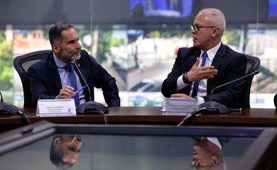 Rio de Janeiro (RJ), 29/10/2024 - O secretário Nacional de Segurança Pública, Mário Luiz Sarrubbo, se reuniu com o secretário de Segurança Pública do Rio de Janeiro, Victor dos Santos, no Centro Integrado de Comando e Controle (CICC), pós episódios de violência na capital fluminense. Foto: Tânia Rêgo/Agência Brasil