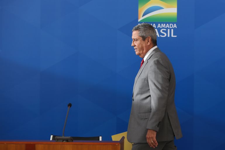 O ministro da Casa Civil, Braga Netto, durante a  coletiva de imprensa no Palácio do Planalto, sobre as ações de enfrentamento no combate ao coronavírus