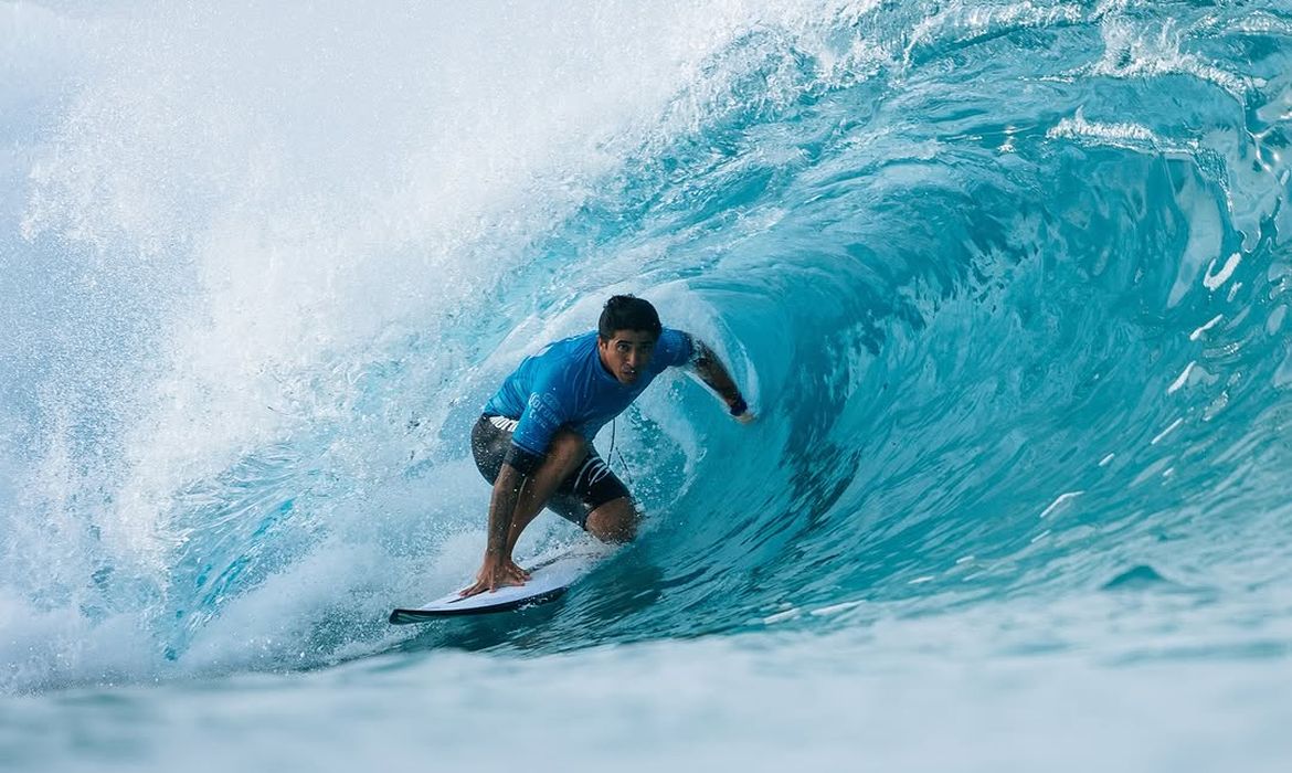Miguel Pupo avança às oitavas de final da etapa de Abu Dhabi (segunda da WSL) na repescagem, em 14/02/2025