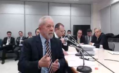 Ex-presidente Luiz Inácio Lula da Silva presta depoimento ao juiz federal Sérgio Moro, em Curitiba