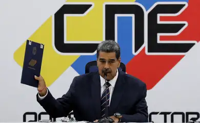 Venezuela's President Nicolas Maduro speaks at the National Electoral Council (CNE) after its announcement that he won the country's presidential election, in Caracas, Venezuela July 29, 2024. REUTERS/Leonardo Fernandez Viloria     TPX IMAGES OF THE DAY