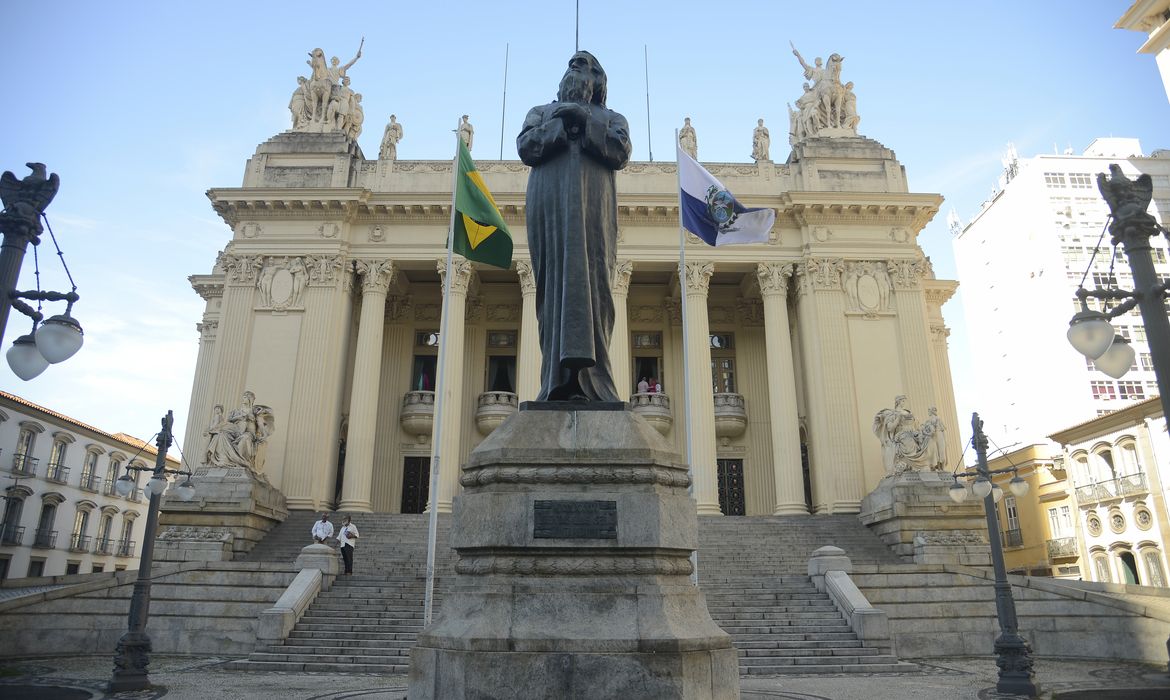Fachada da Casa da Democracia, centro cultural que futuramente vai ocupar o prédio histórico do Palácio Tiradentes, no centro do Rio de Janeiro