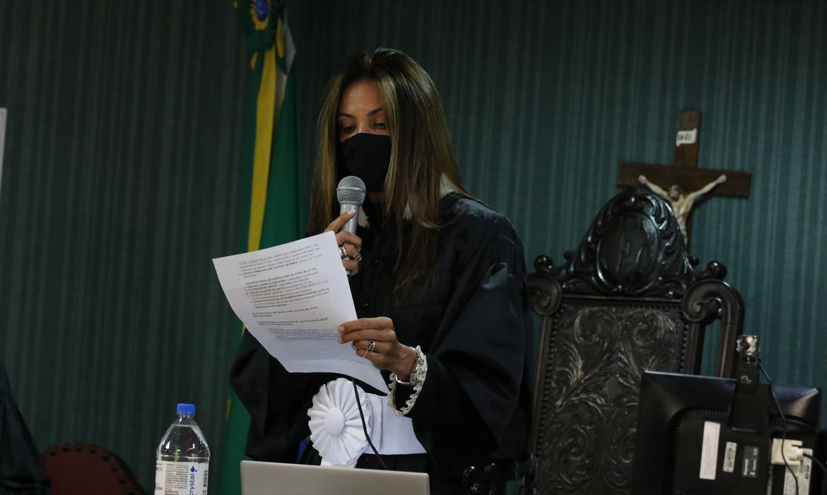 A juíza Nearis dos Santos Arce, da 3ª Vara Criminal de Niterói durante julgamento dos dois filhos da ex-deputada Flordelis
