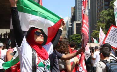 São Paulo (SP), 12/11/2023 - Ato em solidariedade ao povo palestino e pelo cessar fogo de Israel em Gaza, na Avenida Paulista. Foto: Rovena Rosa/Agência Brasil