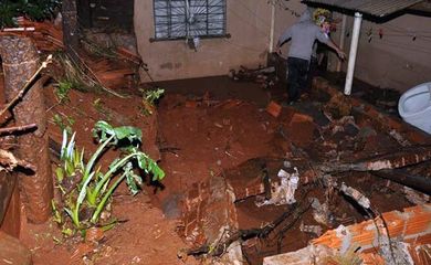 Tempestade destrói casas no Paraná (Divulgação/Defesa Civil do Paraná)